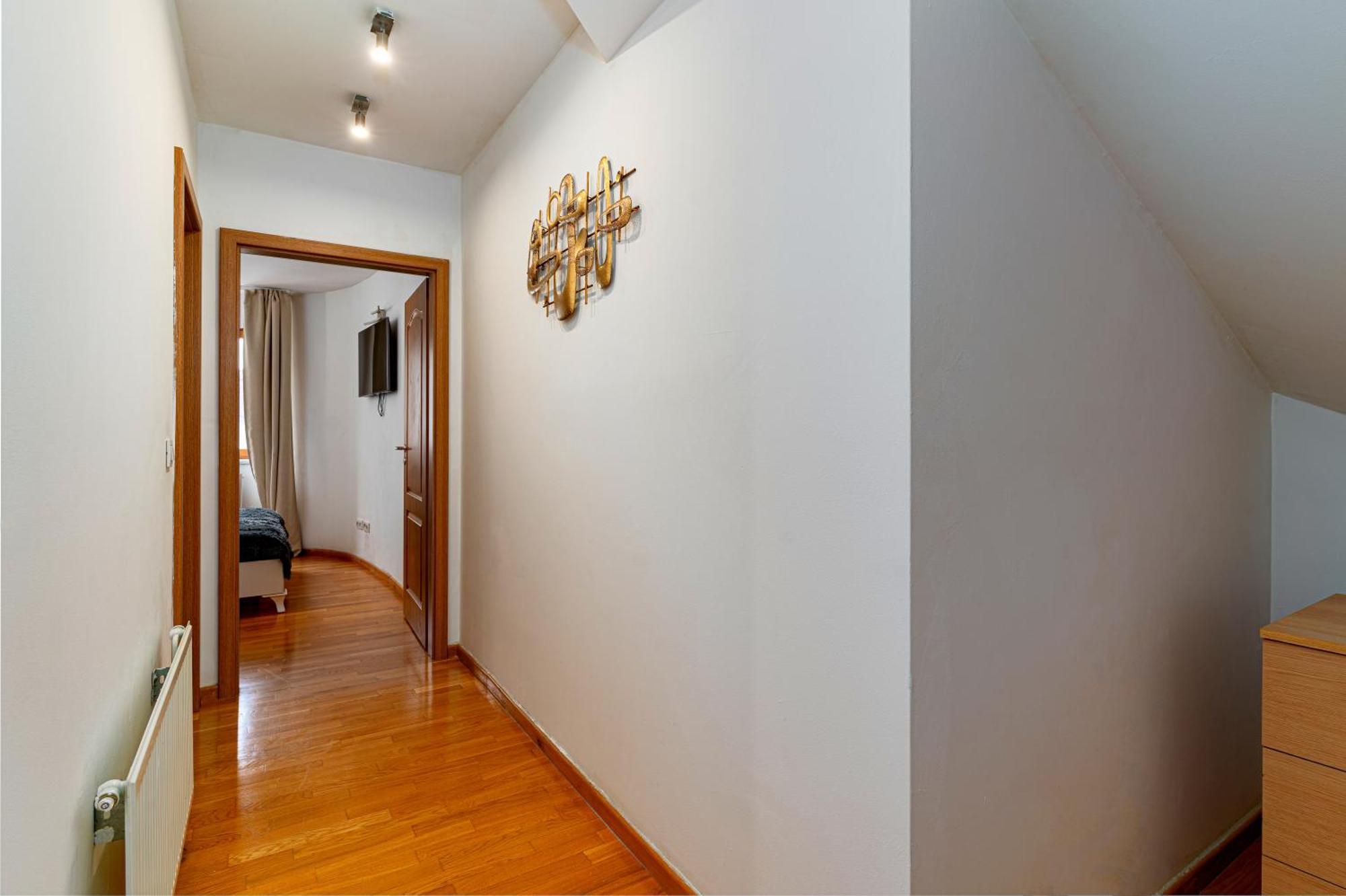 Golden River Apartamento